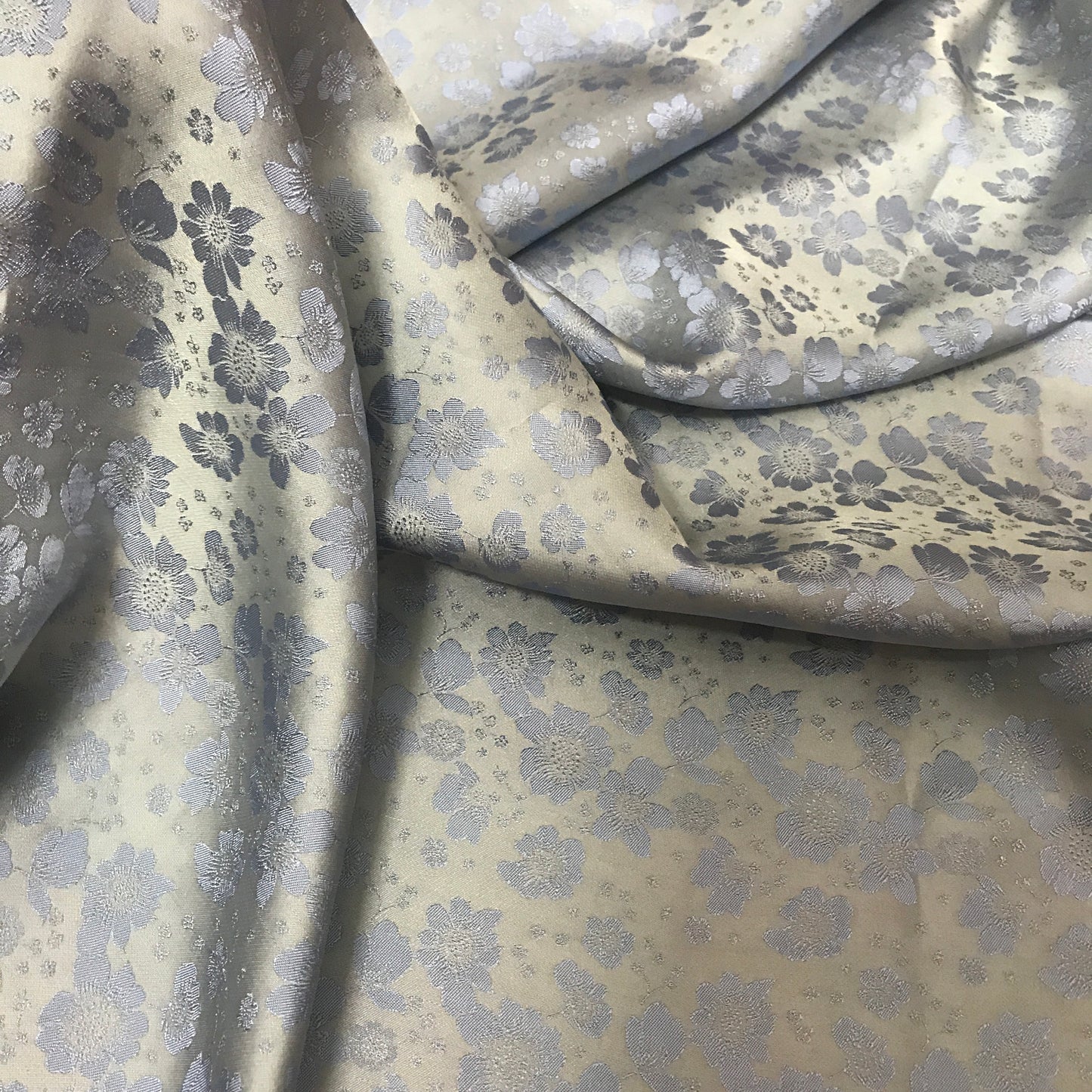Light Grey silk with flowers - PURE MULBERRY SILK fabric by the yard - Harbor Grey silk with flowers - Floral Silk -Luxury Silk - Natural silk - Handmade in VietNam